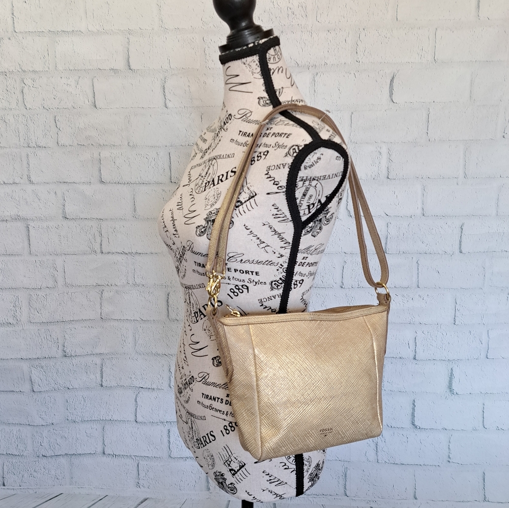 SALE. Sm new Fossil party bag - Picture 3 of 16